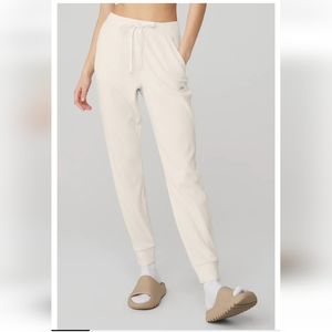 ALO yoga Muse Sweatpant Ivory Large ribbed jogger